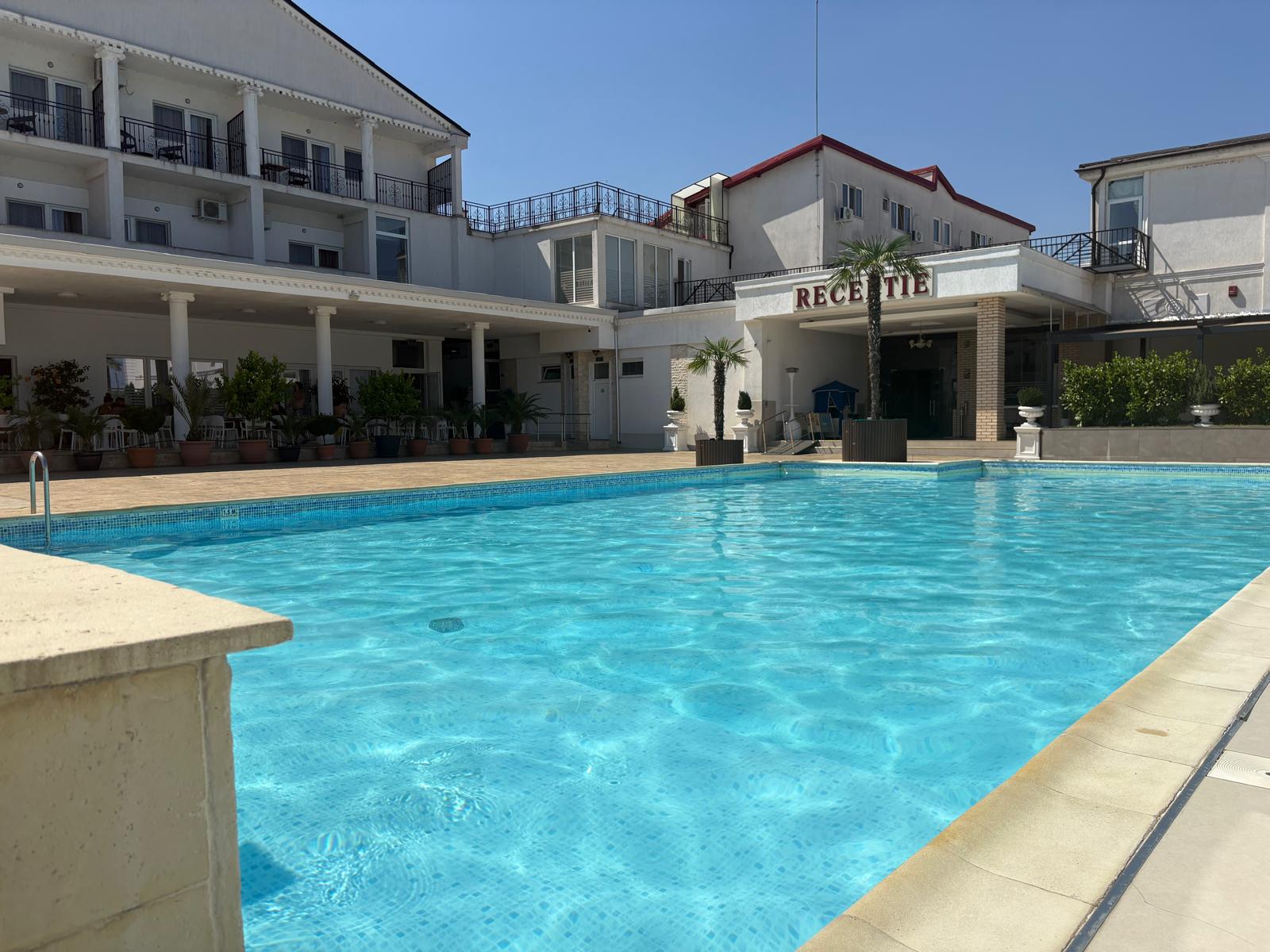 Piscina Hotelului Elite